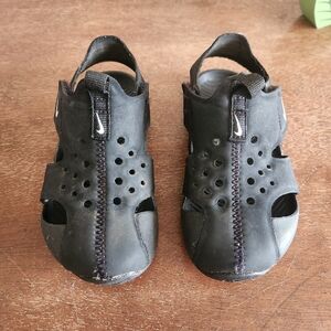 Nike Kids Black Closed-Toe Sandals